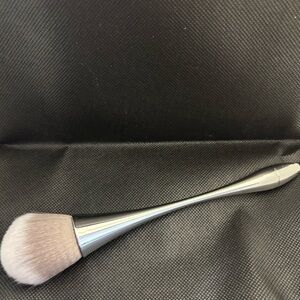 Sleek Silver brush